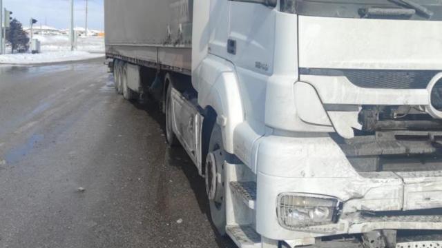 Afyonkarahisarda tır ile otomobil çarpıştı: 1 ölü