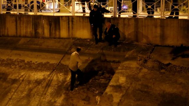 Sulama kanalında bıçakla polise direnen kişi gözaltında
