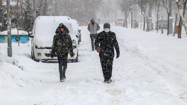Üç ilde eğitim faaliyetlerine ara verildi