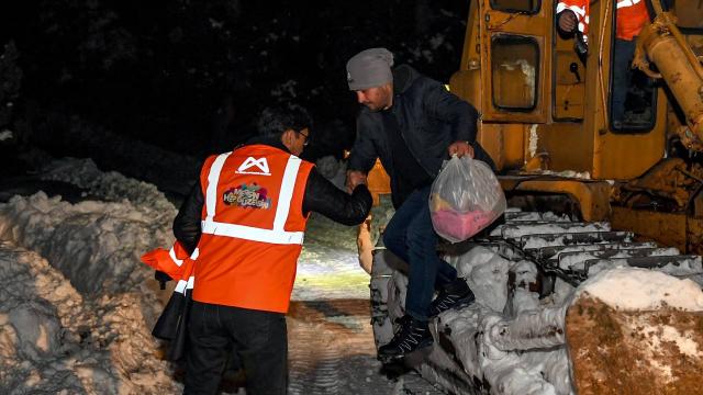 Maden ocağında 4 gün mahsur kalan bekçi kurtarıldı