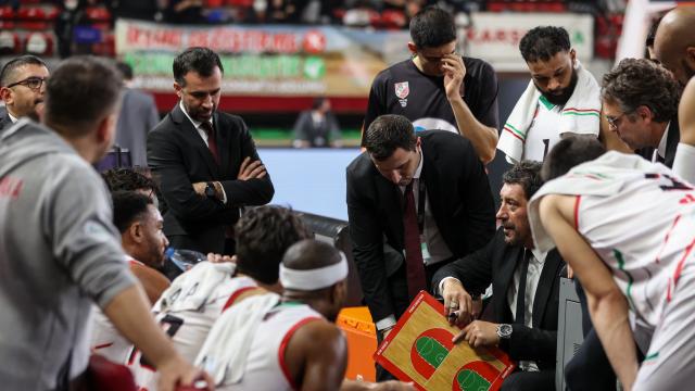 Pınar Karşıyakada 3 oyuncu koronavirüse yakalandı