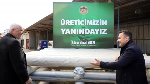 Fırtınada zarara uğrayan çiftçilere 2,5 ton naylon desteği
