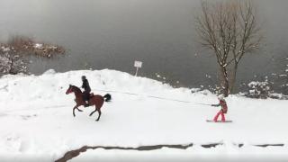 Uludağ'da dört nala snowboard keyfi