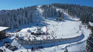 Yurduntepe Kayak Merkezi'nde hafta sonu yoğunluğu