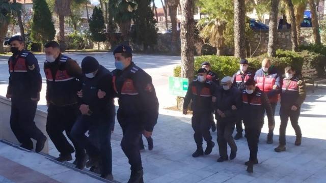 Muğlada kaçak içki operasyonu: 8 gözaltı