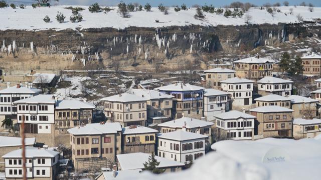 Safranbolu kanyonlarında buz sarkıtları oluştu