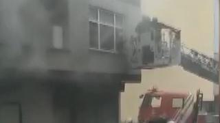 İstanbul'da 3 katlı binada yangın: Mahsur kalan 8 kişi kurtarıldı