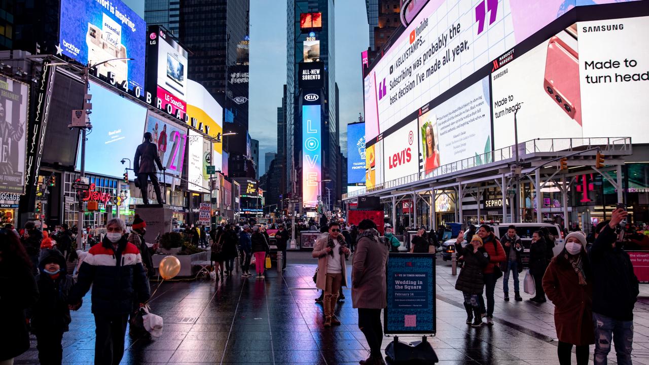 New Amsterdam`dan New York`a