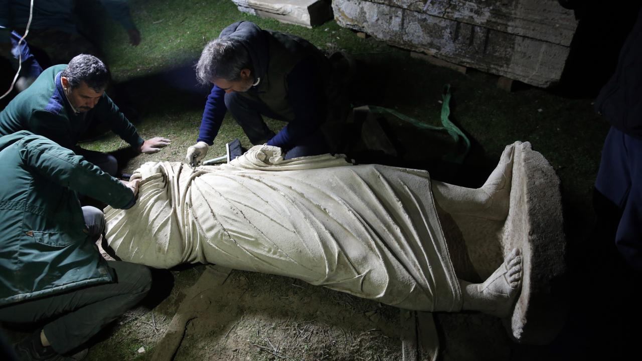 Blaundos Antik Kenti’nden çıkarılan heykeller