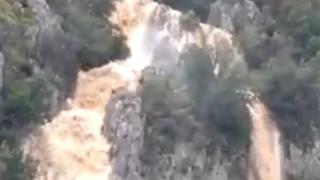 Antalya'da sel suları şelale oluşturdu