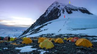 Everest Dağı'nda 2 bin yılda oluşan buz kütleleri 25 yılda yok oldu