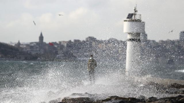 Karadeniz ve Marmara Denizi için fırtına uyarısı