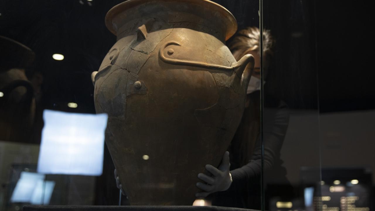 "Kem gözlere karşı" yapıldığına inanılan tarihi eserler görücüye çıktı