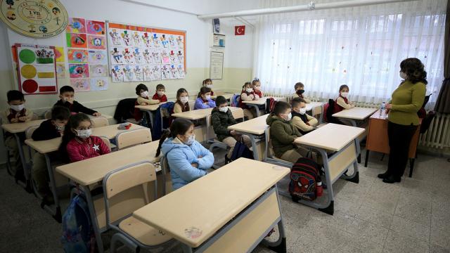 1 milyona yakın öğrenci yaz okuluna başvurdu