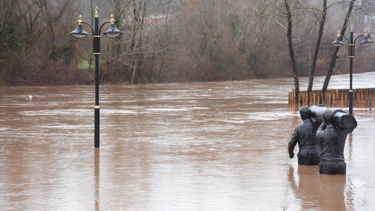 "Sel riskine karşı bütün ekiplerimizi hazır tutuyoruz"