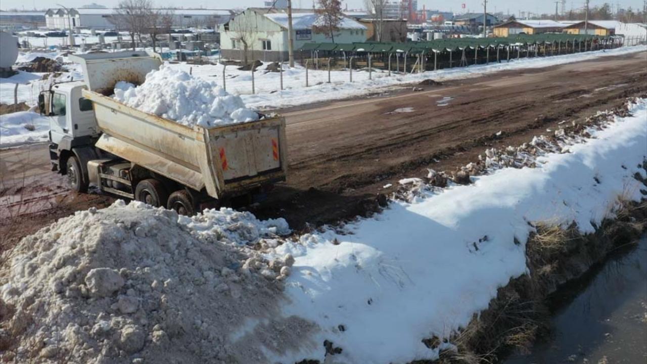 "Tuz Gölü Havzası 30-40 yılın en yoğun kar yağışını aldı"