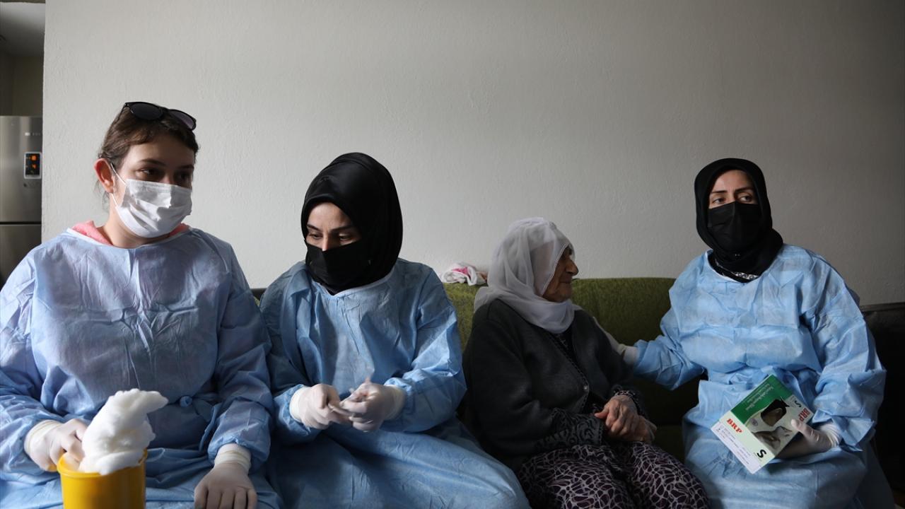  "Zorlu şartlarda bir hastamıza bile şifa olabiliyorsak ne mutlu"