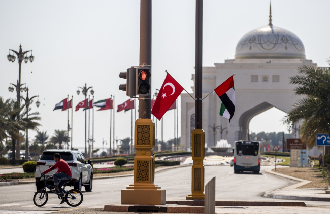 Caddeler Türk bayraklarıyla donatıldı
