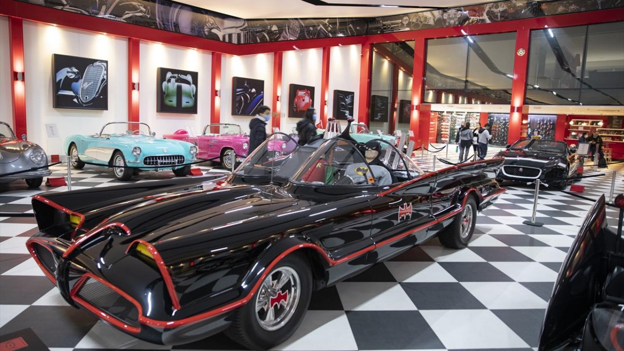 En çok ilgiyi Batman filminde kullanılan araçlar görüyor