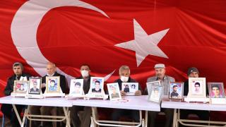 Evlat nöbetindeki annelerin en büyük destekçisi babalar