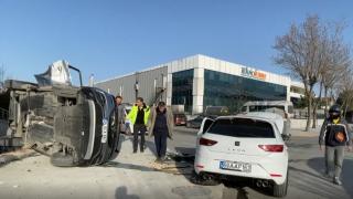 İstanbul'da iki otomobil çarpıştı: O anlar kamerada