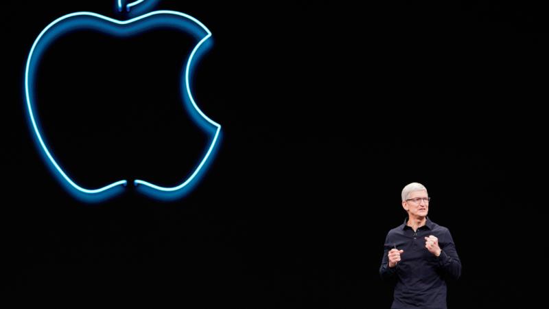 Apple�da tarihi bayrak de�i�imi: Tim Cook koltu�u devretti