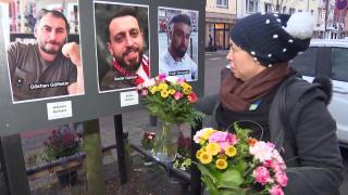 Hanau'da oğlunu kaybeden anne, katilin intihar ettiğine inanmıyor