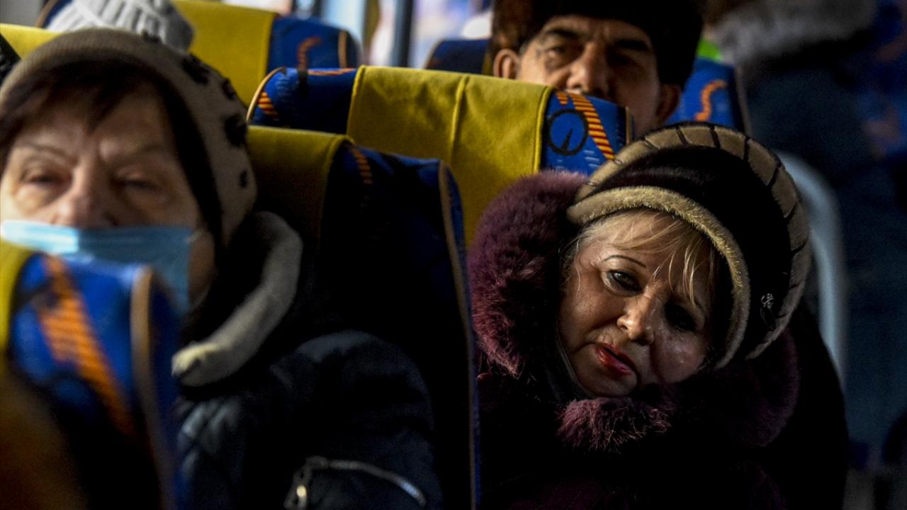 Tahliye edilenlere insani yardım devam ediyor