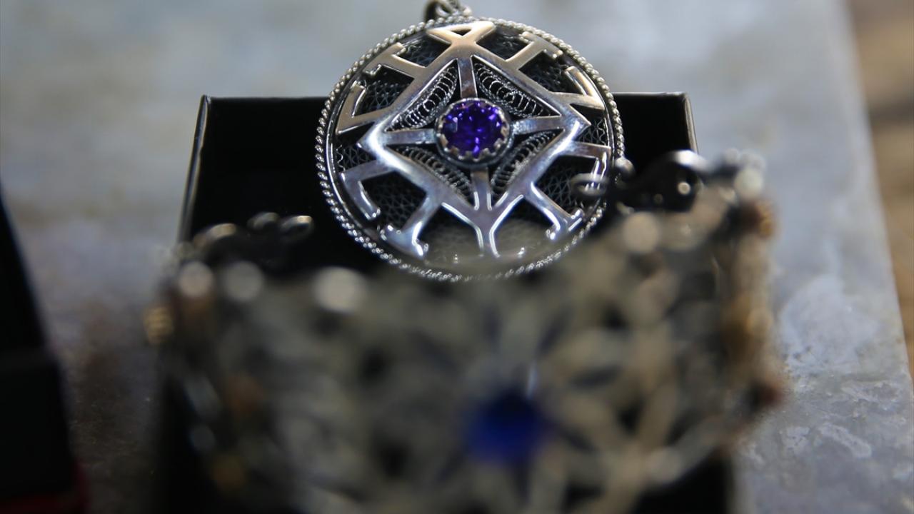 "Bu sanata el emeğimizi ve alın terimizi katıyoruz"