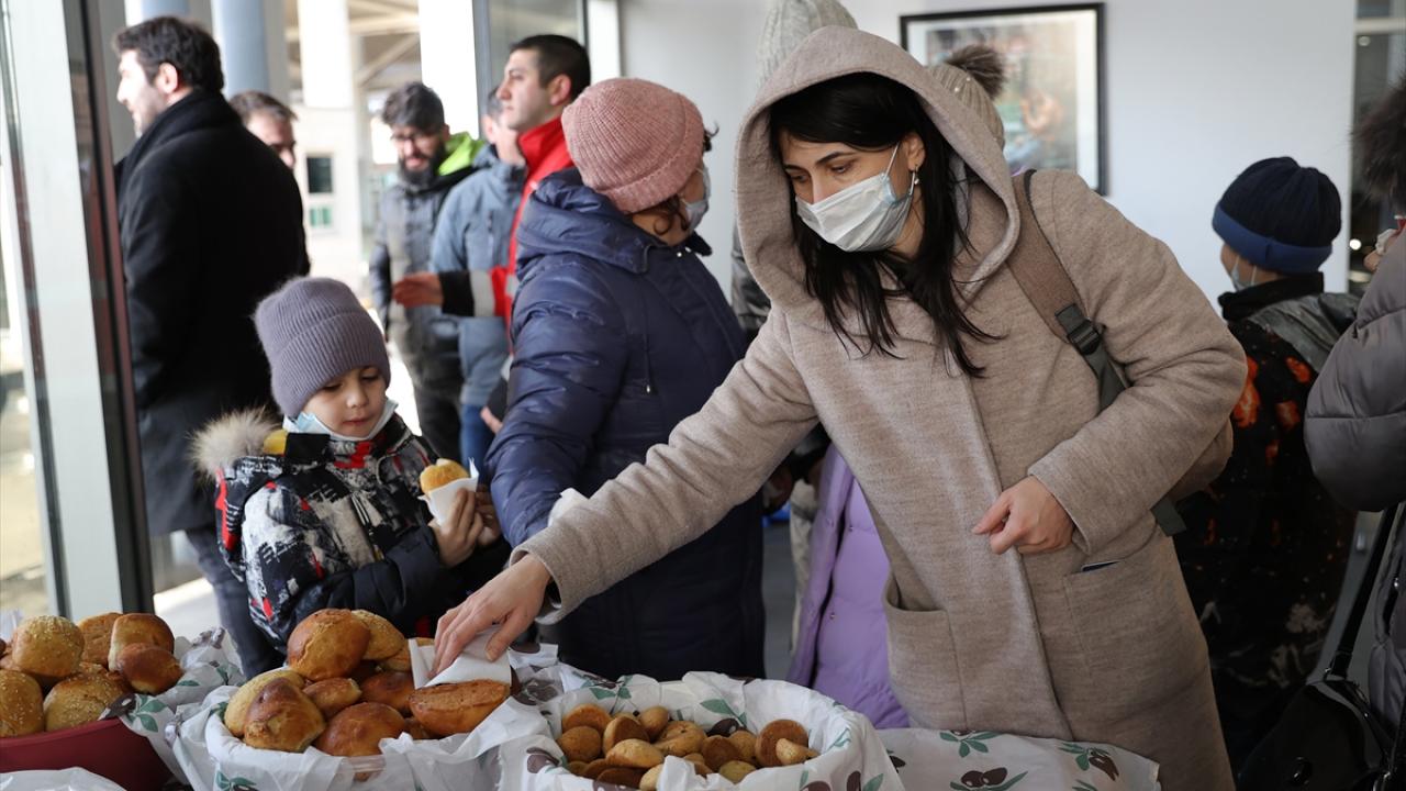 "Eşlerimiz cephede"