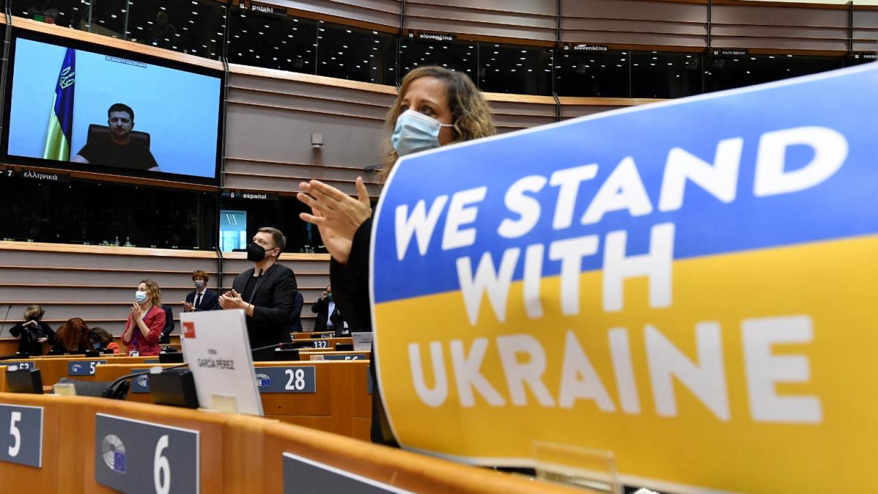 ZELENSKİY: BU MEYDANDA SİVİLLER KATLEDİLDİ