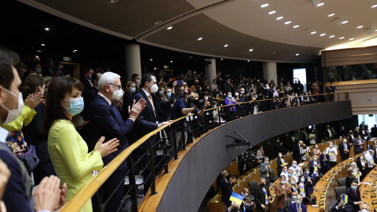 "Kimse özgürlüklerimize müdahale edemeyecek"