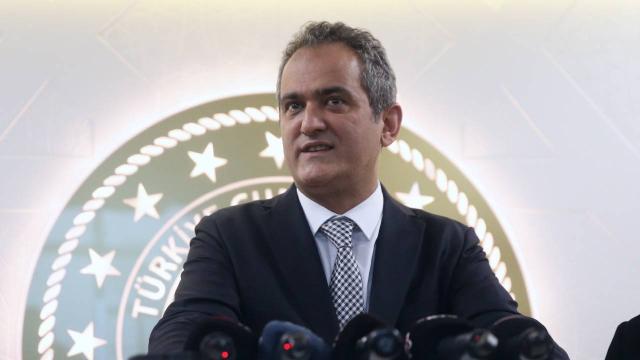 Bakan Özer: Tüm okullarda kapalı mekanlarda maske kullanımını kaldırdık
