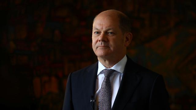 Scholz, Ukraynaya silah teslimatı politikasını savundu