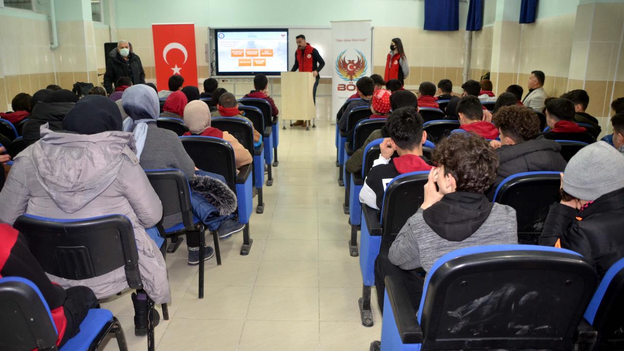 Muş'ta öğrenciler terör konusunda bilgilendirildi