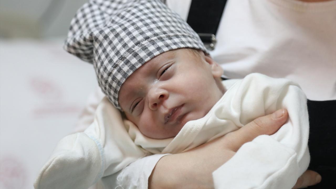 600 gram doğan bebek hayata tutundu TRT Haber Foto Galeri