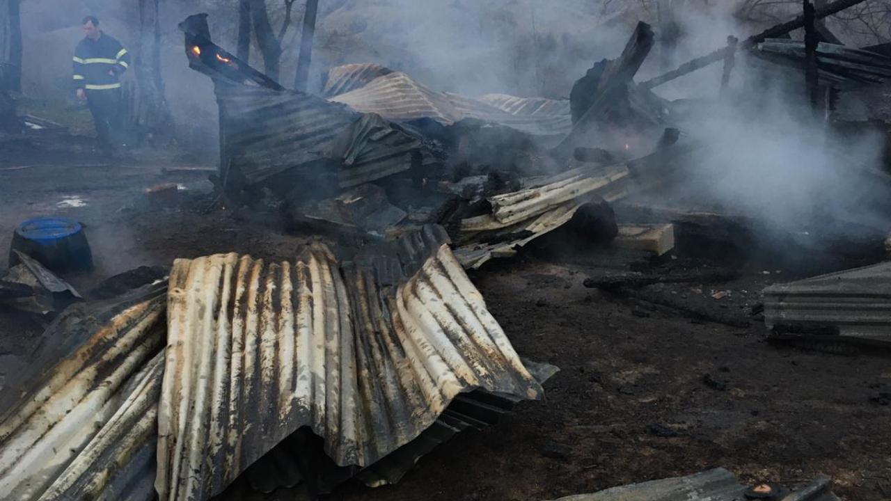 Düzce'de müstakil ev yangında kullanılamaz hale geldi