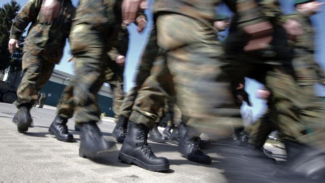 Alman ordusundaki asker sayısı 13 yılın zirvesinde haber görseli