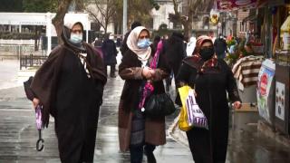 Salgında yeni dönemin ilk günü: Maske takılmaya devam edildi, HES kodları silindi