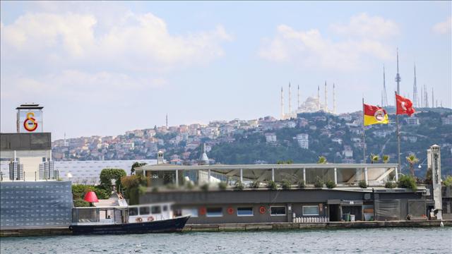 Dursun Özbekten Galatasaray Adası açıklaması