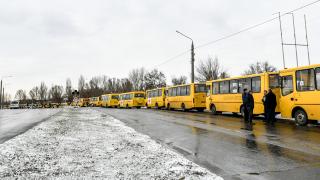 Otobüsler Mariupol'deki sivillerin tahliyesi için hazır