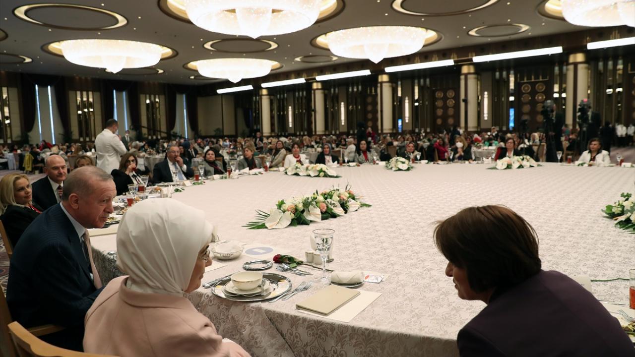 "Kadınlara hak ettiği değeri vermek anayasa ve yasalarımızın bize emridir"