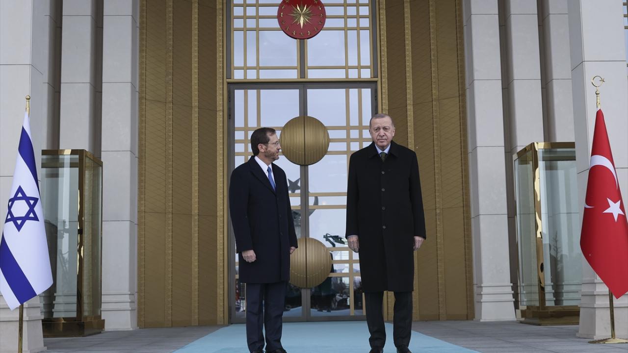 Onuruna akşam yemeği verilecek, ardından İstanbul`a geçecek