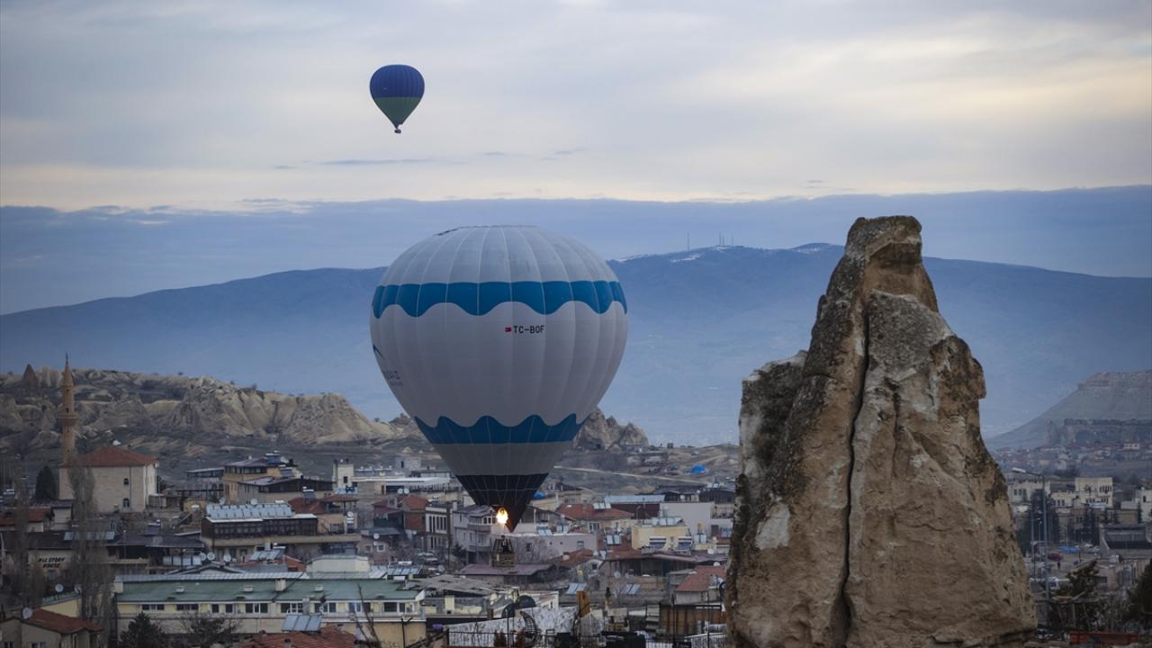 Kapadokya her mevsim turist ağırlamaya devam ediyor