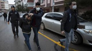 Sahte emlak ofisleriyle 29 kişiyi dolandırdılar