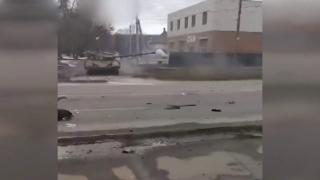 Ukrayna'da tankların çatışma anı kameralarda