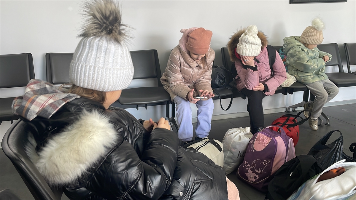 Çocuklar günlerce sığınakta kalmış