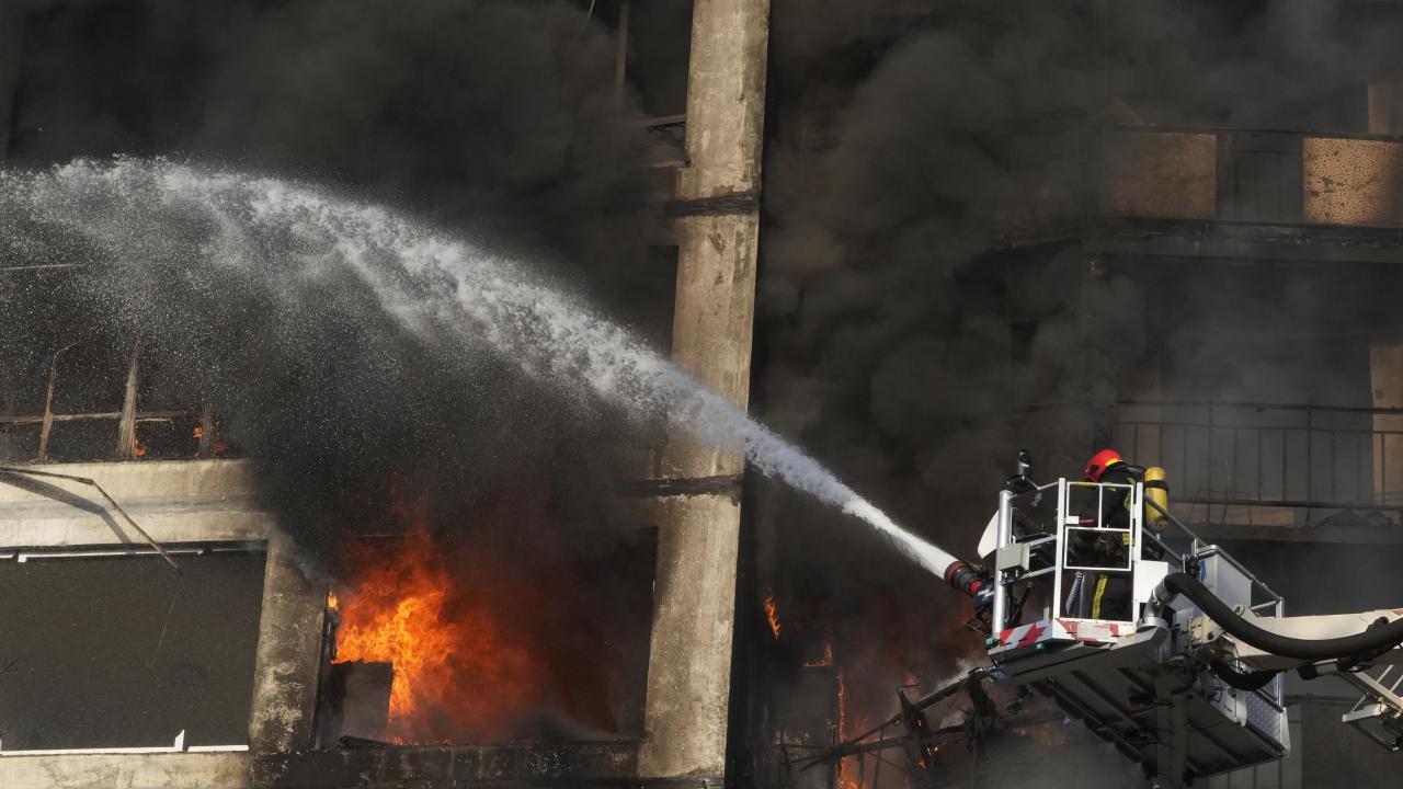 Dün de bir binaya top mermisi isabet etmişti