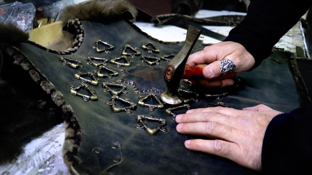 "El işçiliğiyle Selçuklu zırhı da yapmaya başladık"