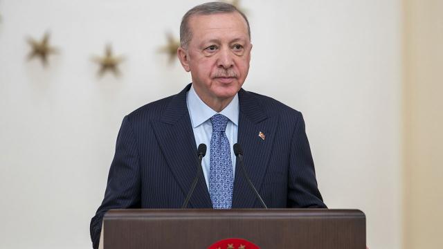 Erdoğan'dan CEV Kupasında başarılı olan voleybol takımlarına tebrik